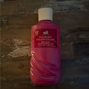 Bath & Body Works Raspberry Holiday Pie Bar Body Wash - Pink